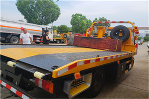 雨花区附近拖车电话号码服务